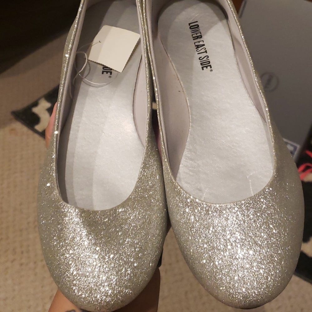 NWT silver glitter flats size 9.5